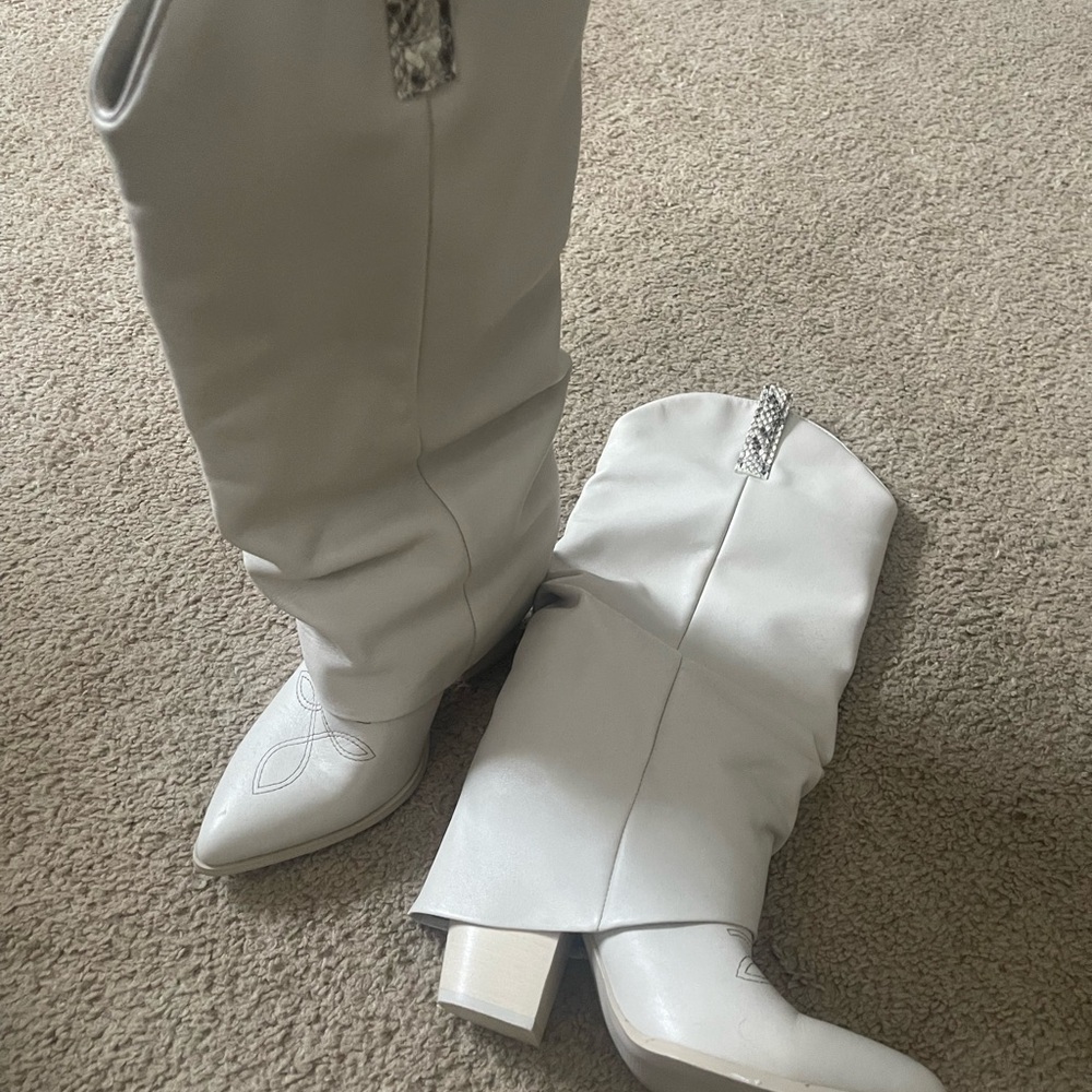 Steve Madden White Heeled Boots with Snakeskin Detail